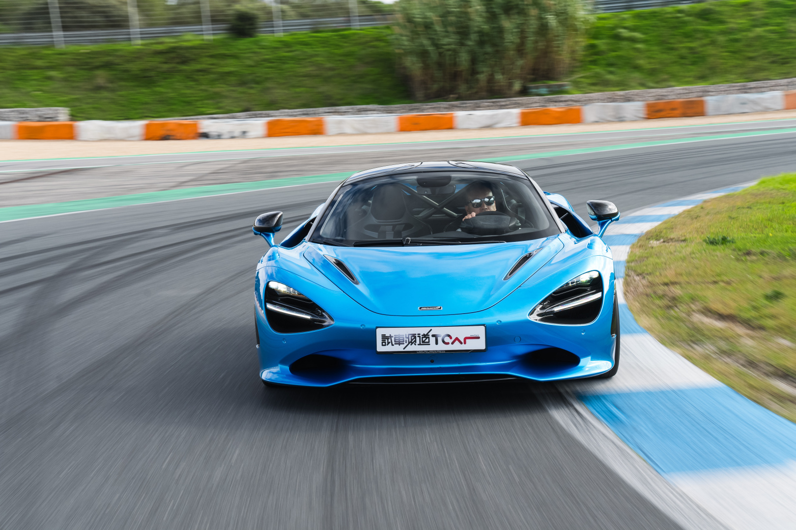SMALL_McLaren_750S_TheDrive-1330